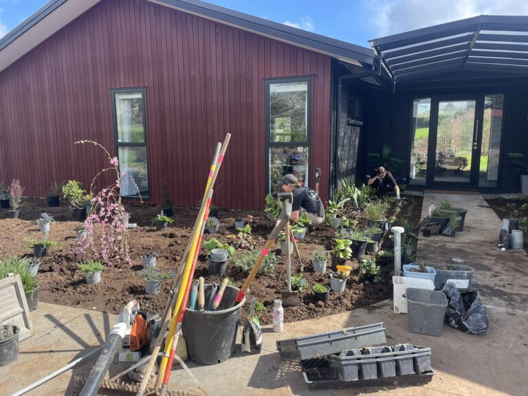 ladies who lawn 3 768x576