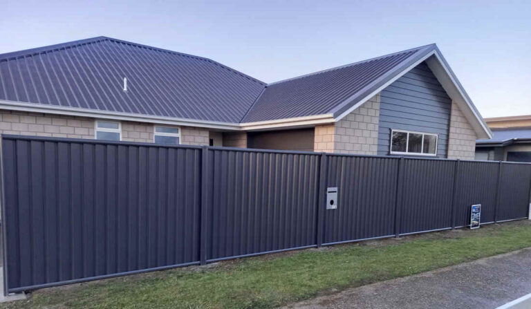 mainland steel fencing 2 768x447