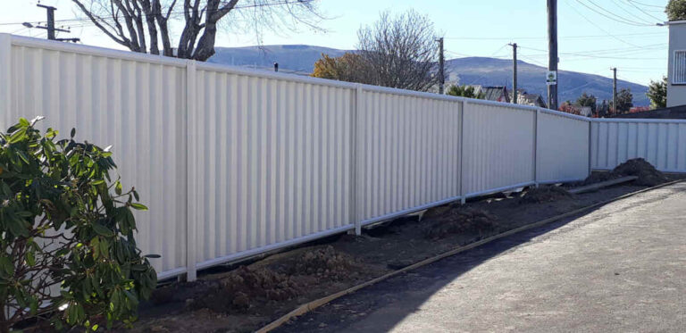 mainland steel fencing 3 768x373
